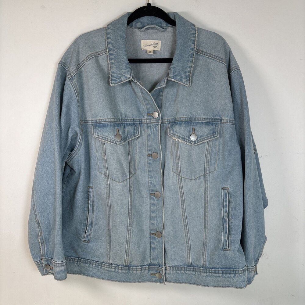 Universal Thread denim light wash size XXL oversized